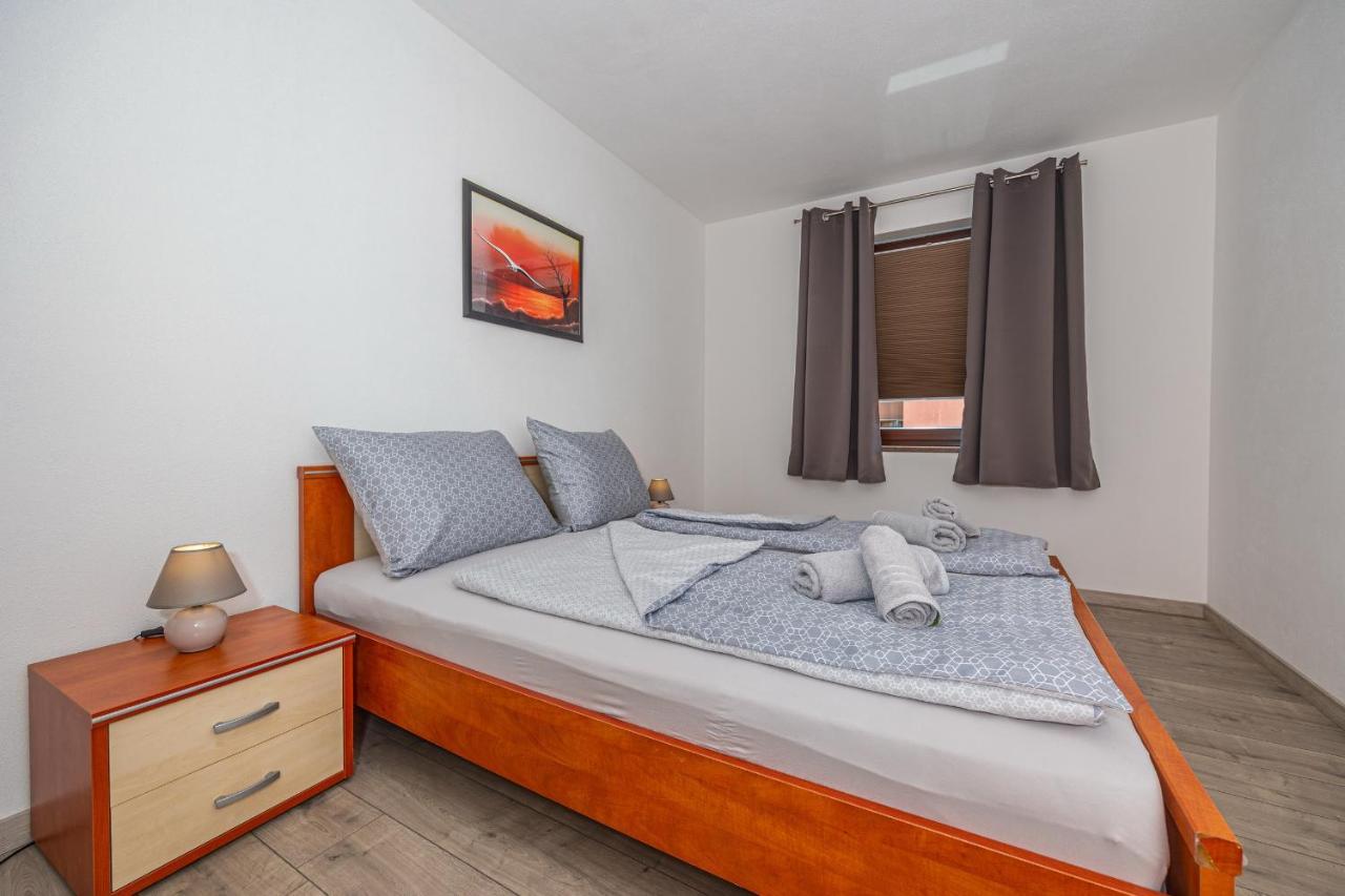 Apartments Lacic 2 Цриквениця Екстер'єр фото