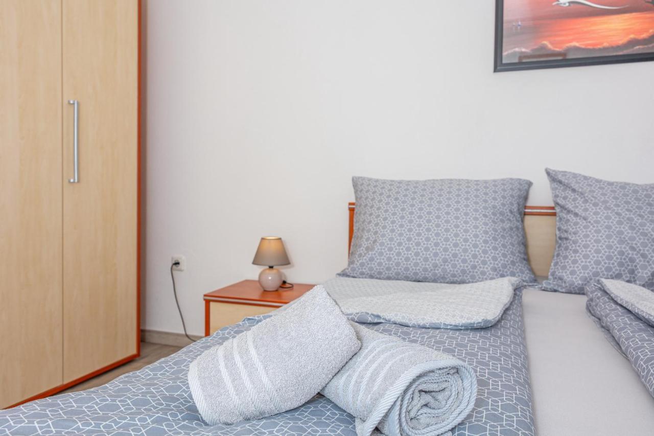 Apartments Lacic 2 Цриквениця Екстер'єр фото